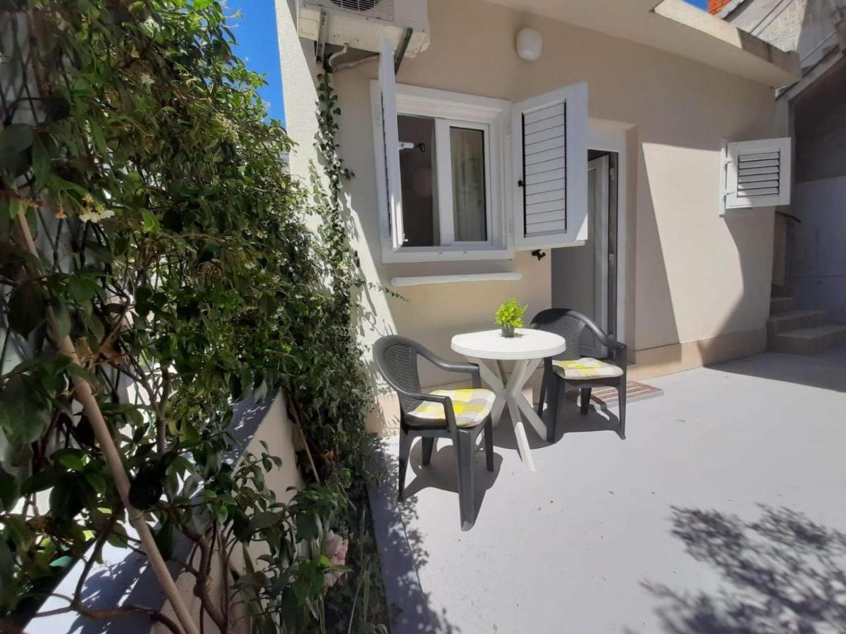 Apartment Sara Trogir Exterior foto